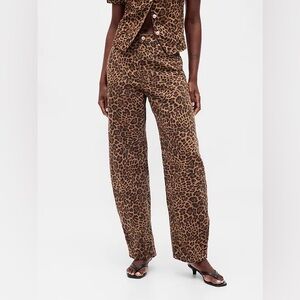 NWT! GAP Leopard Brown High Rise Barrel Jeans  #815626 🩷 Size 25 / 0